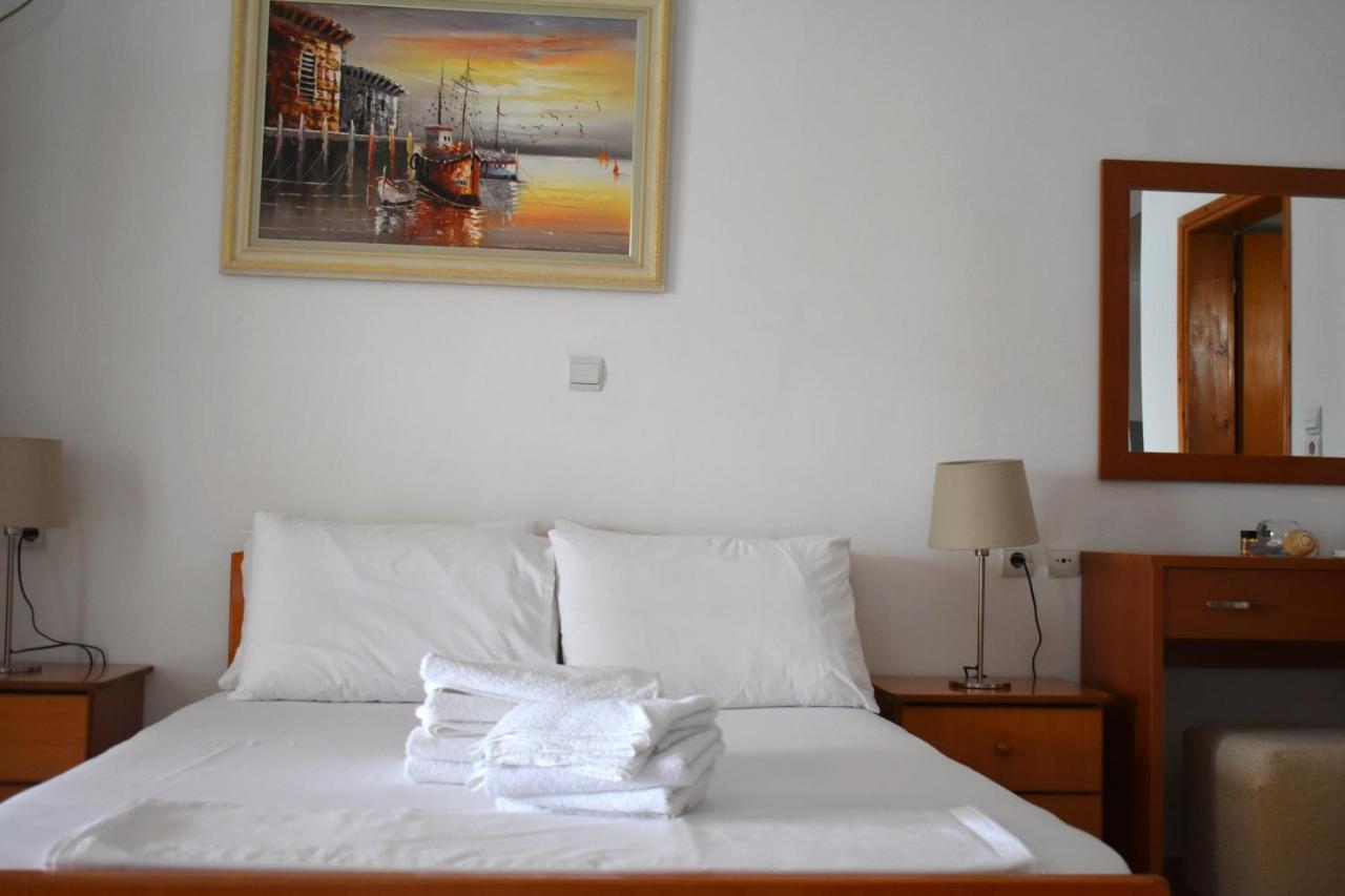Ionio Rooms Himare Buitenkant foto