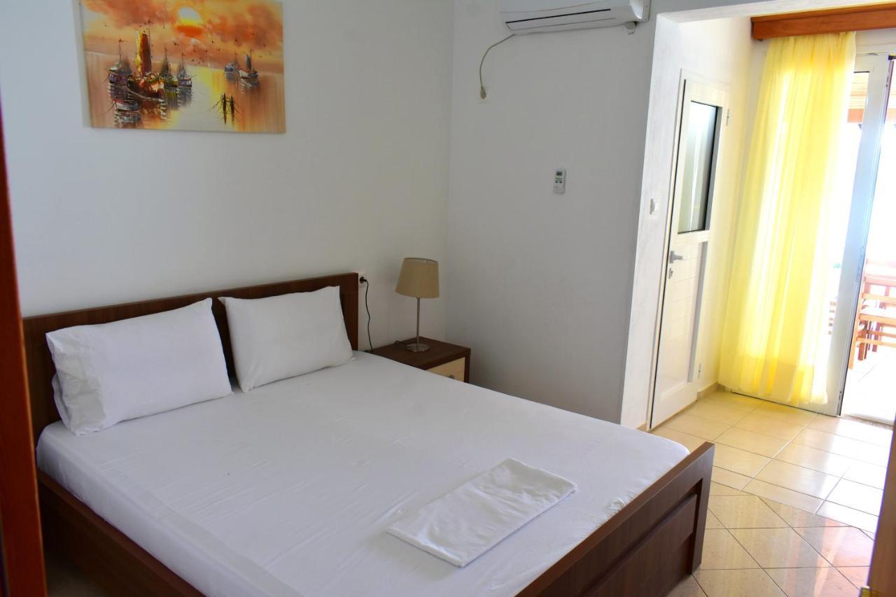 Ionio Rooms Himare Buitenkant foto