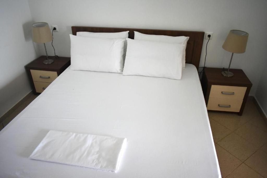 Ionio Rooms Himare Buitenkant foto