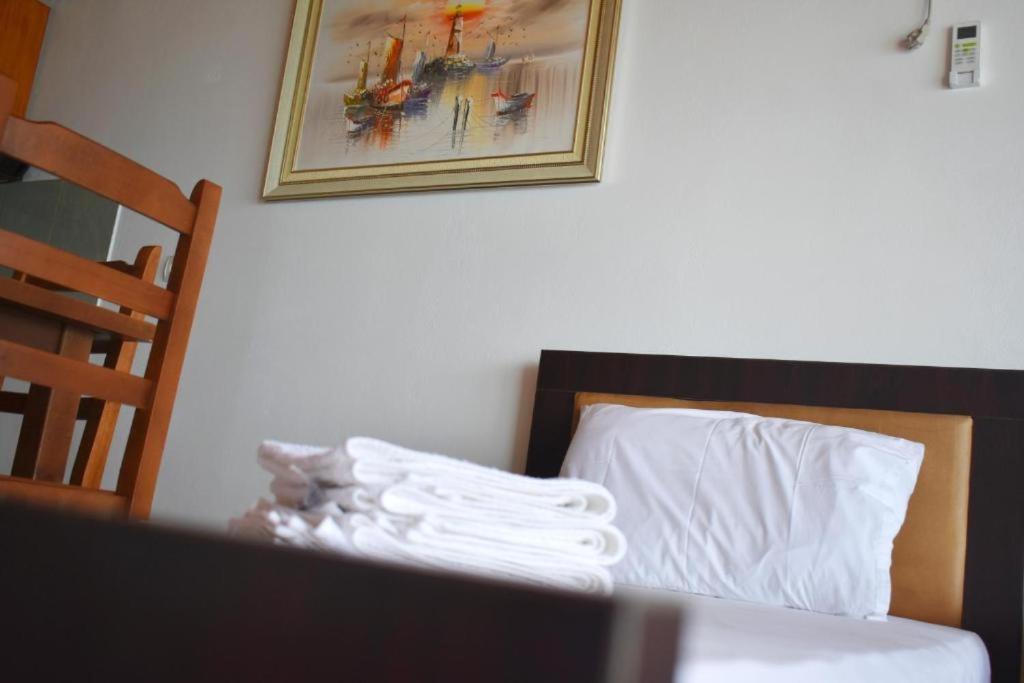 Ionio Rooms Himare Buitenkant foto